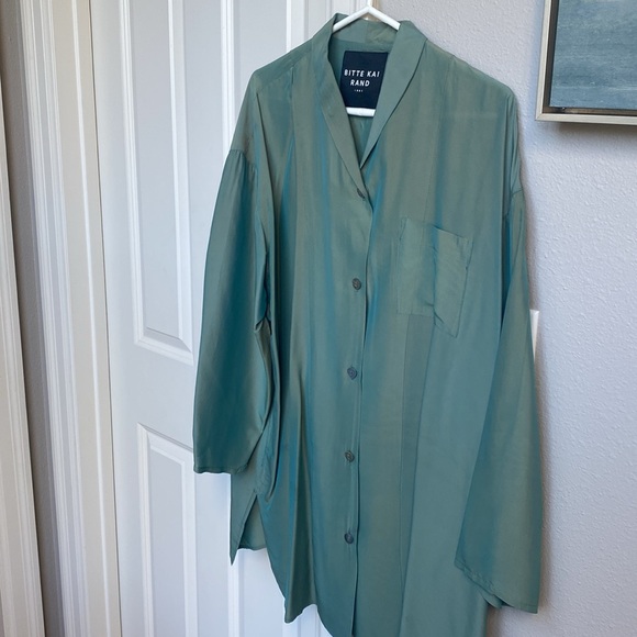 Exquisite Bitte Kai Rand tunic blouse in moss green, size large - Picture 7 of 7